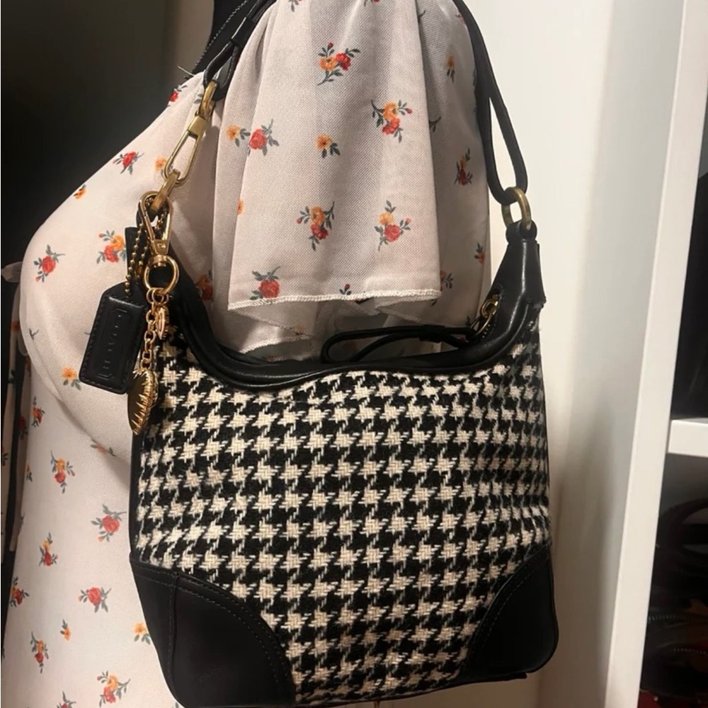 RARE Vintage Y2K Coach Soho Shoulder Bag Houndstooth Tweed in Black/White